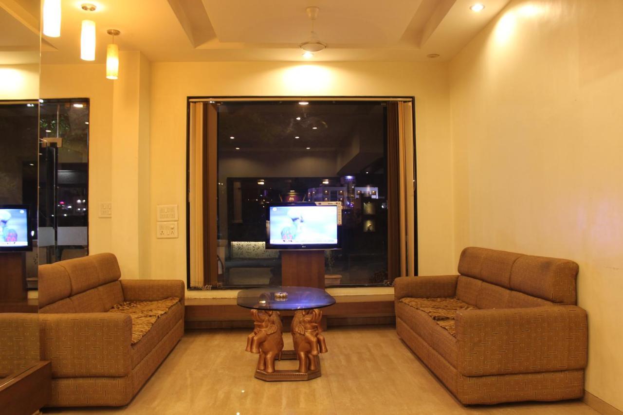 Hotel Laxmibai Palace Shirdi Exterior foto