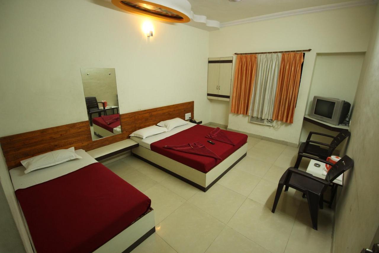 Hotel Laxmibai Palace Shirdi Exterior foto