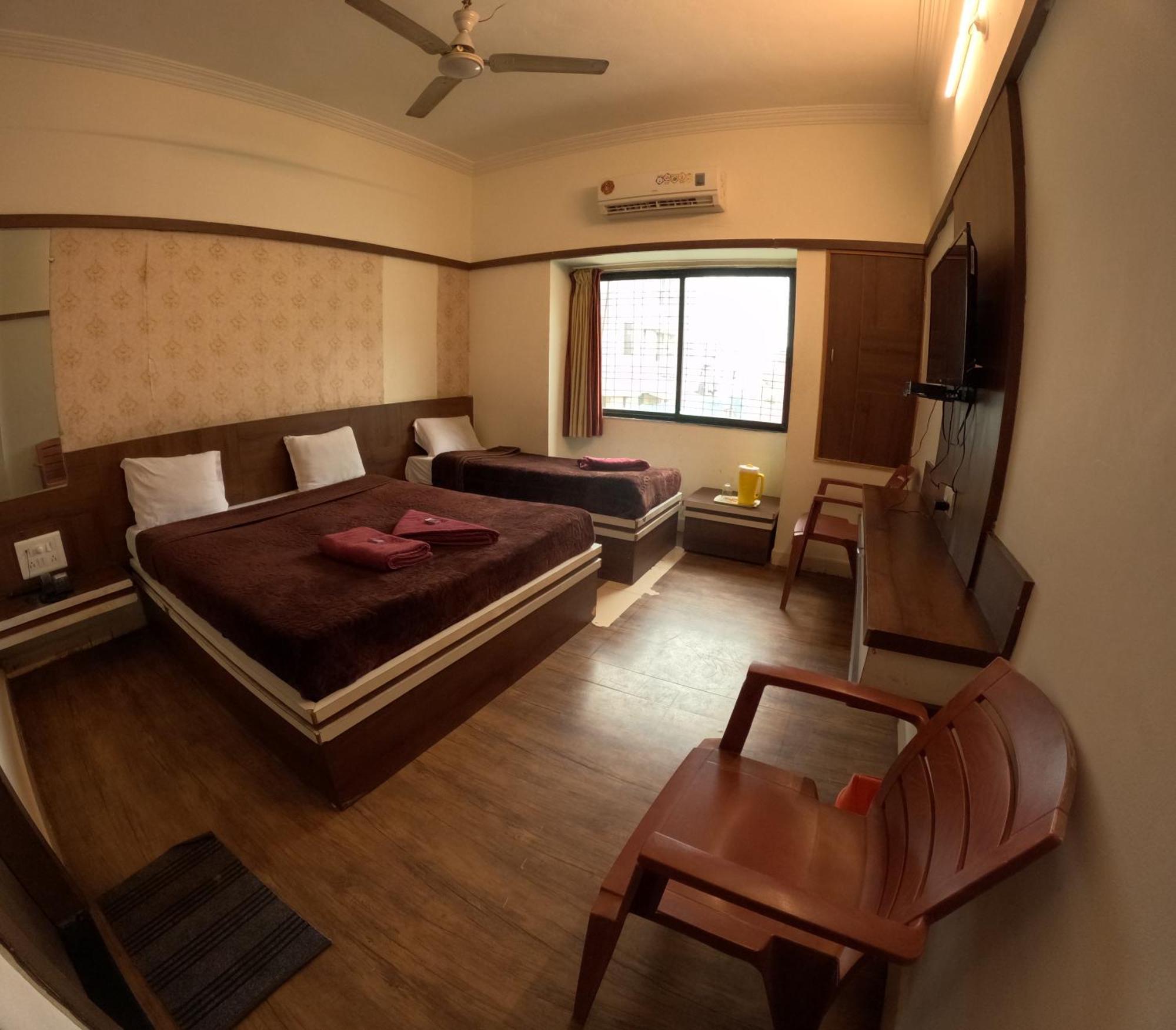 Hotel Laxmibai Palace Shirdi Exterior foto