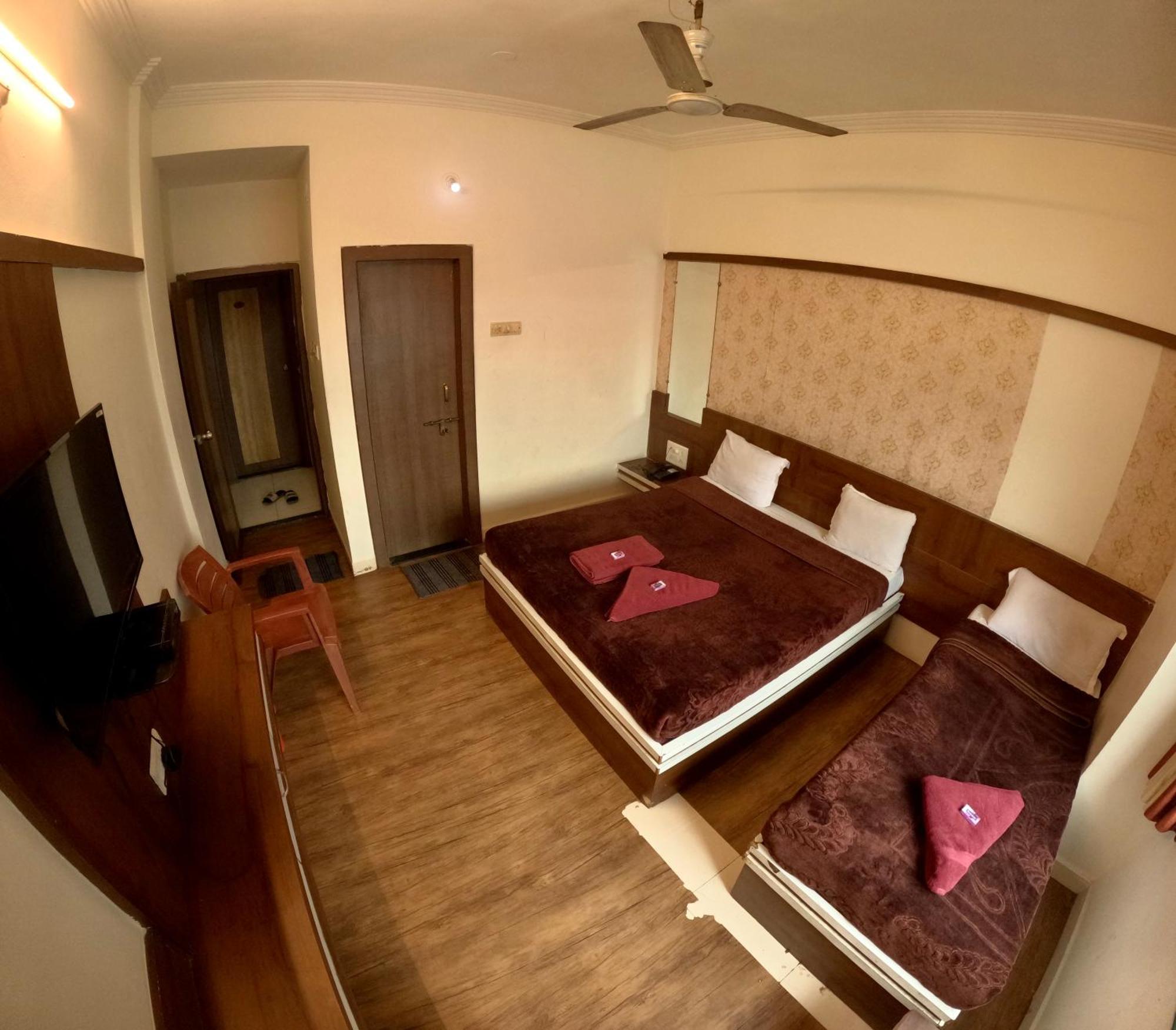 Hotel Laxmibai Palace Shirdi Exterior foto